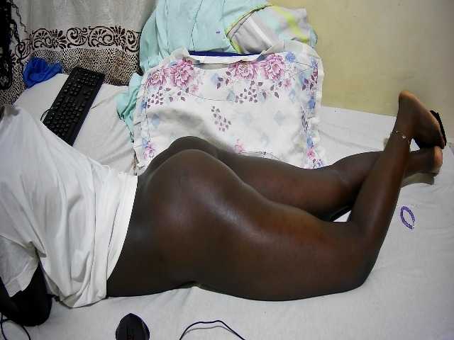 ebony-tasha1 live cam on BongaCams