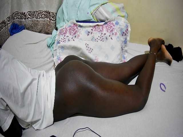 ebony-tasha1 live cam on BongaCams