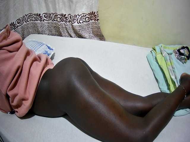 ebony-tasha1 live cam on BongaCams