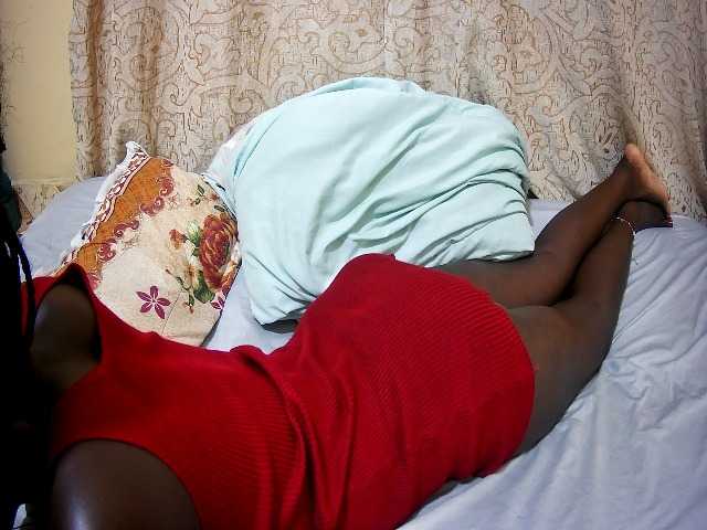 ebony-tasha1 live cam on BongaCams
