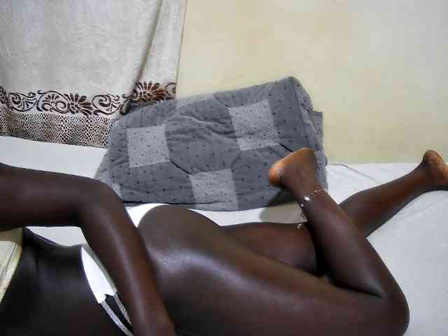 Model: ebony-tasha1