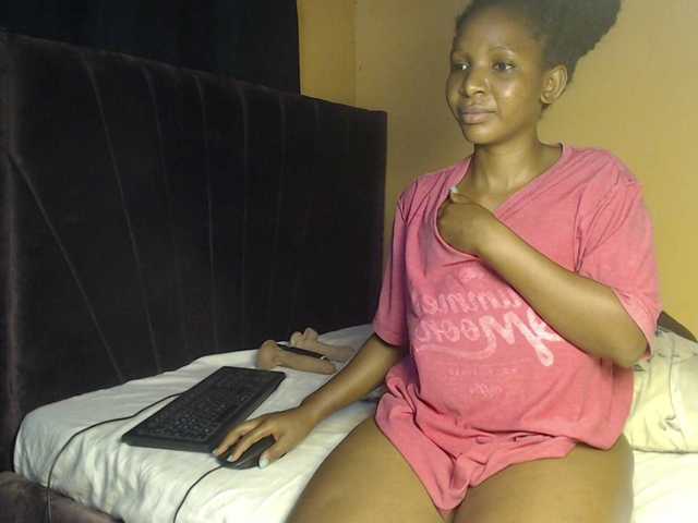 CherryCres's BongaCams show and profile