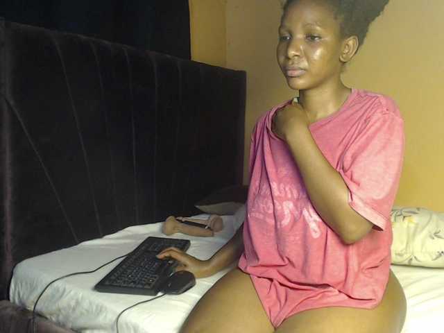 CherryCres's BongaCams show and profile