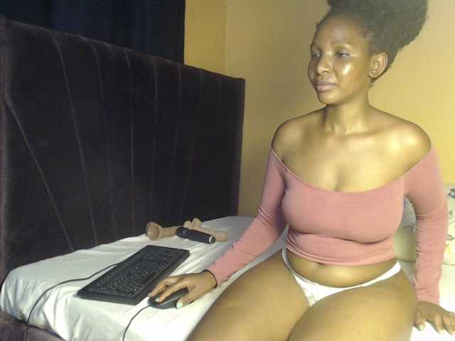 CherryCres's BongaCams show and profile