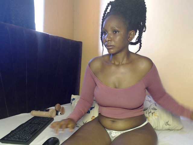 CherryCres's BongaCams show and profile