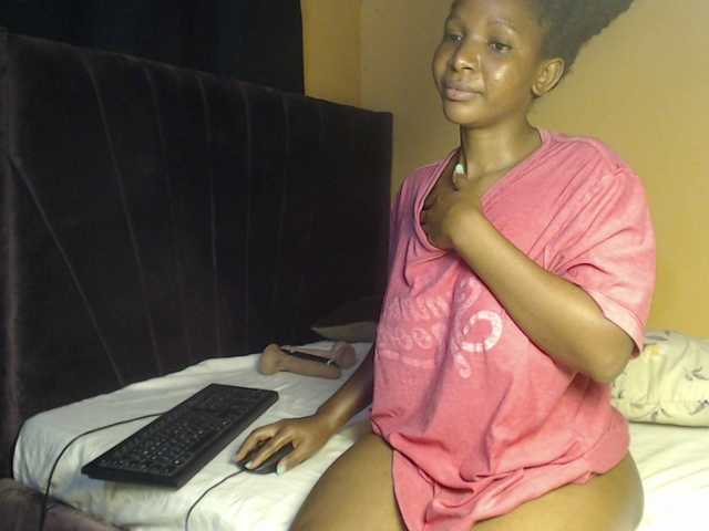 CherryCres's BongaCams show and profile