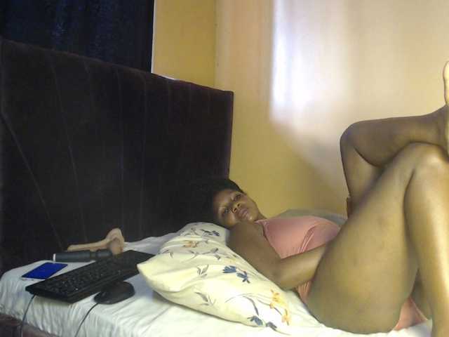 CherryCres's BongaCams show and profile