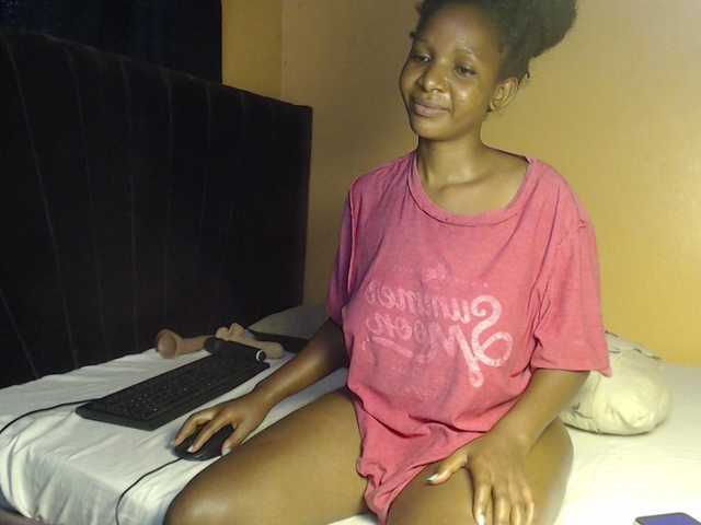 CherryCres's BongaCams show and profile