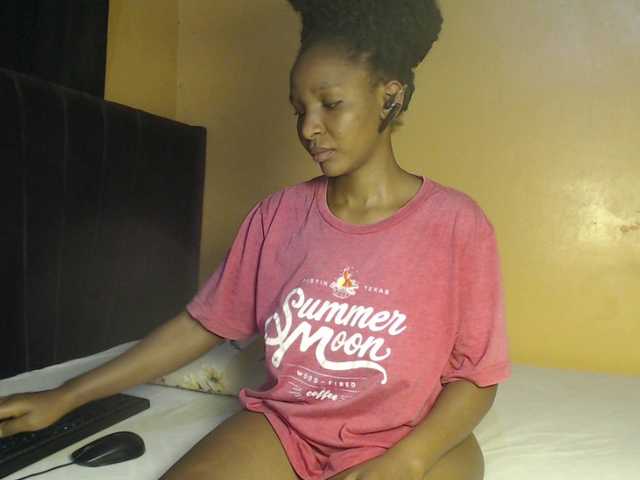 CherryCres's BongaCams show and profile