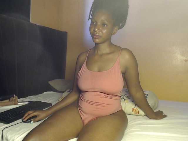 CherryCres's BongaCams show and profile