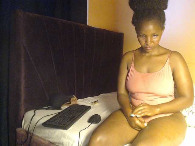 CherryCres Live Cam on BongaCams