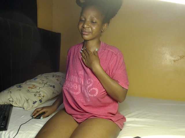 CherryCres's BongaCams show and profile