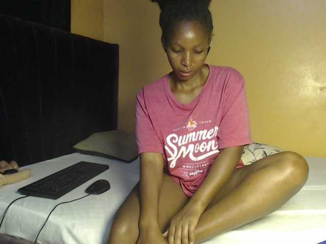 CherryCres's BongaCams show and profile