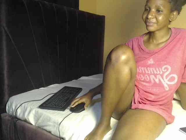 CherryCres Live Webcam on BongaCams