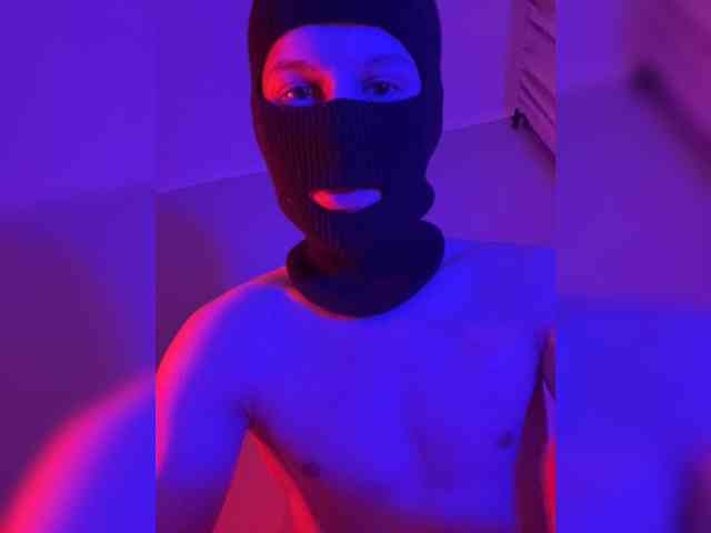 AvenuPlaga Live Webcam on BongaCams