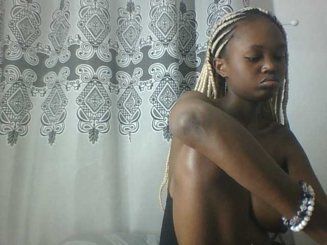 Queendons live cam on BongaCams