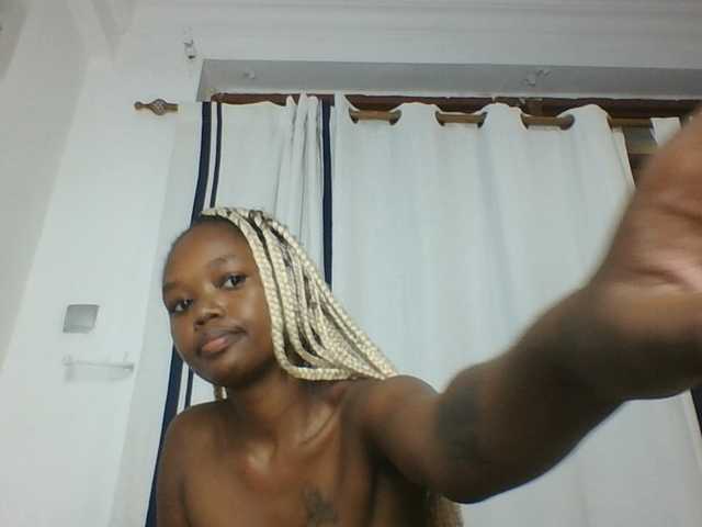Queendons live cam on BongaCams