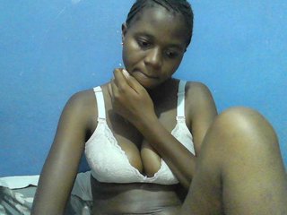 Mystiq-Ella's Live Webcam