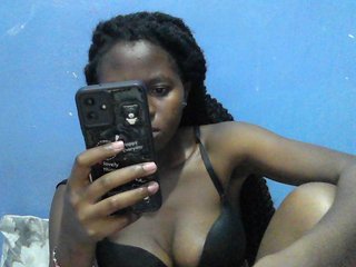 Mystiq-Ella's Live Webcam