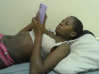 Mystiq-Ella's Live Webcam