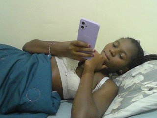Mystiq-Ella's Live Webcam