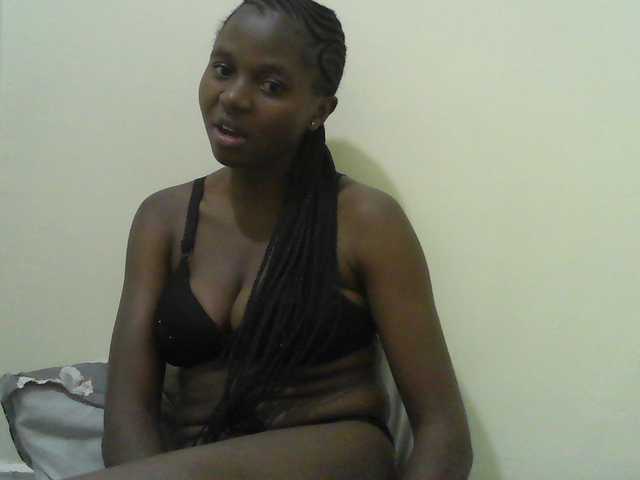 Mystiq-Ella live webcam show