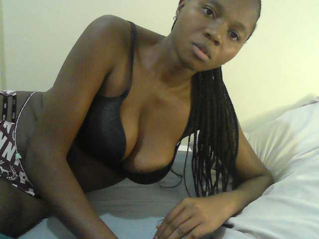 Mystiq-Ella live webcam show