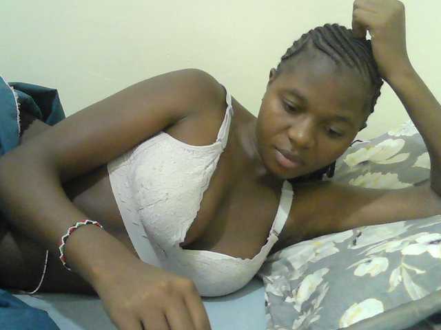 Mystiq-Ella live webcam show