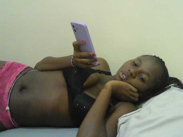 Mystiq-Ella live webcam show