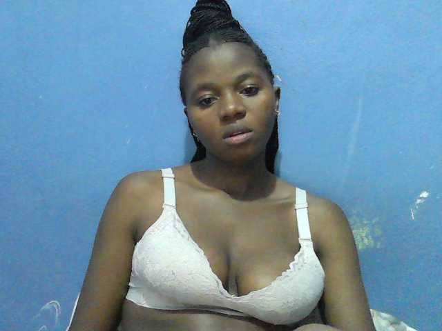 Mystiq-Ella live cam on UnifiedCams