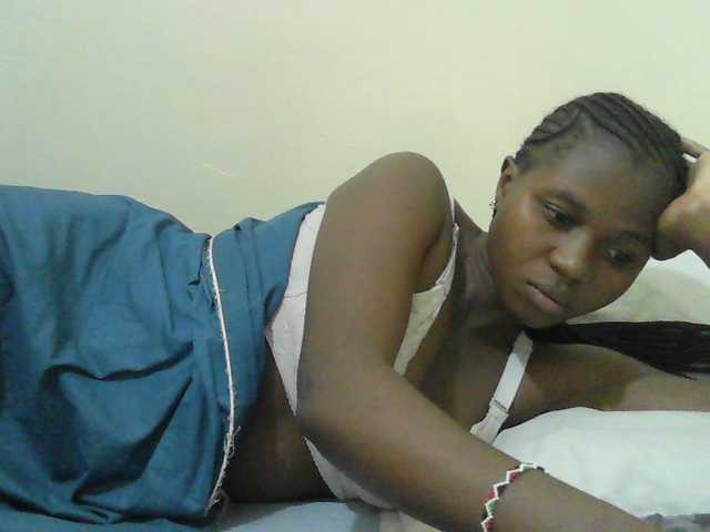 Mystiq-Ella live cam on BongaCams
