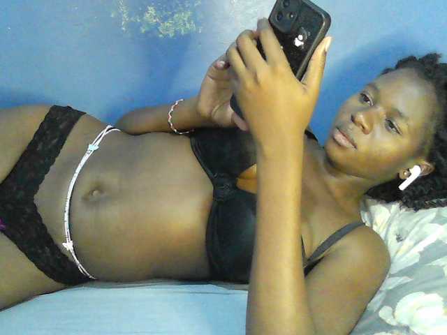 Mystiq-Ella's BongaCams show and profile