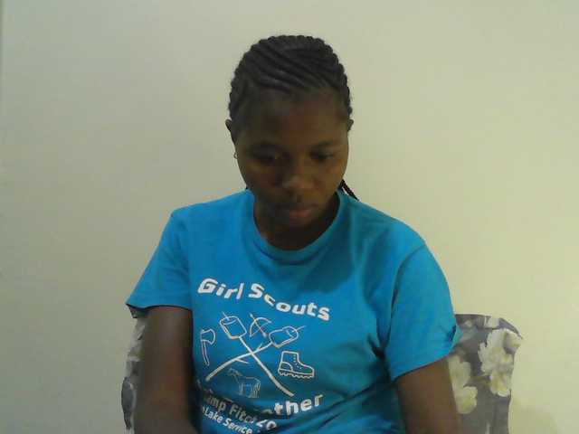 Mystiq-Ella live cam on BongaCams