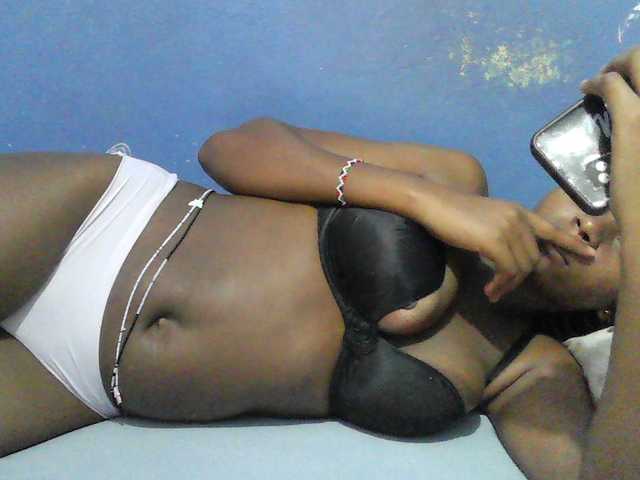 Mystiq-Ella live cam on UnifiedCams