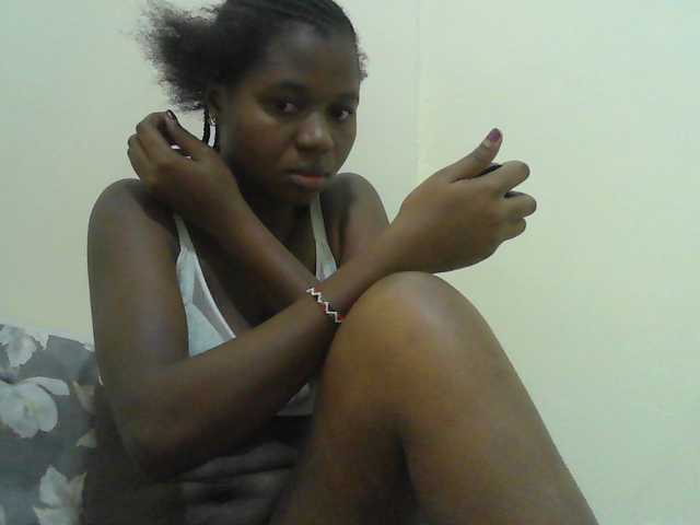 Mystiq-Ella live cam on BongaCams
