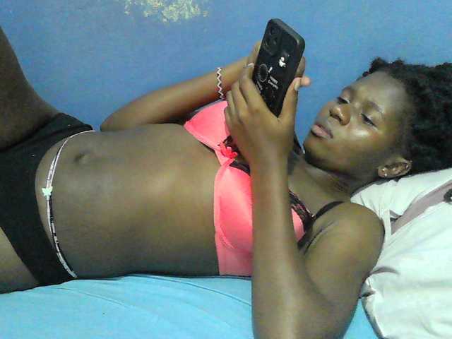 Mystiq-Ella Live Cam and Statistics on UnifiedCams