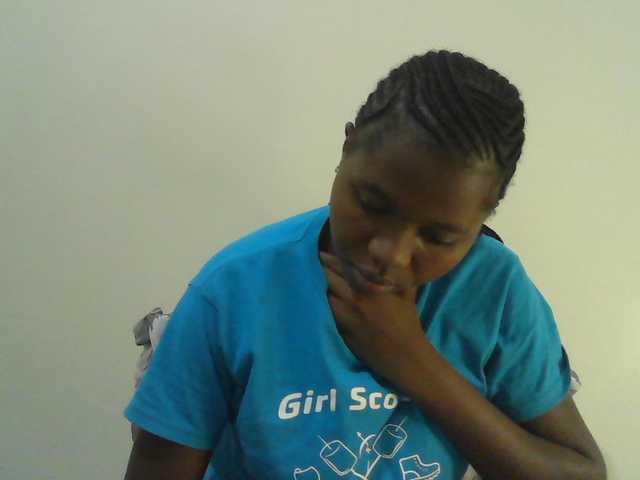 Mystiq-Ella live cam on BongaCams