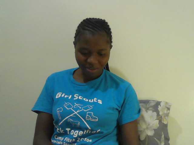 Mystiq-Ella live cam on BongaCams