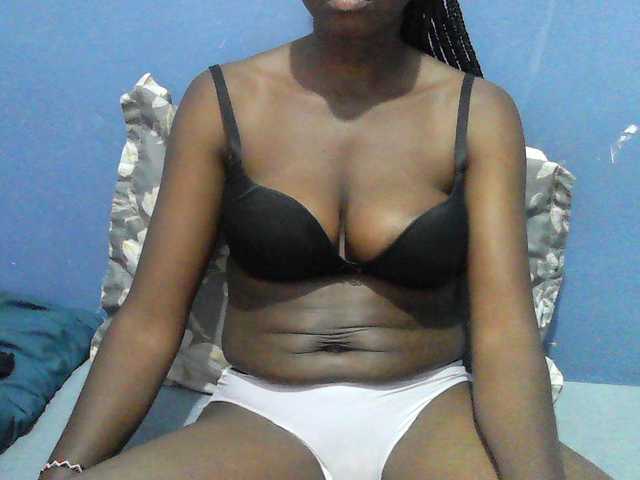 Mystiq-Ella live cam on UnifiedCams