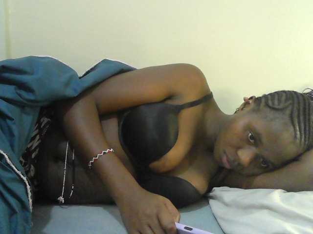 Mystiq-Ella live webcam show