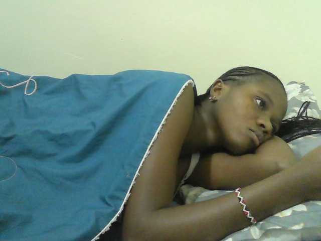 Mystiq-Ella live webcam show