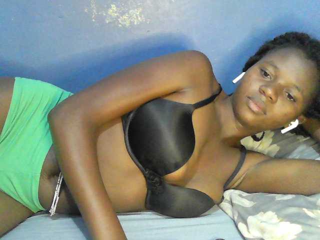 Mystiq-Ella's BongaCams show and profile