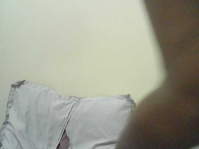 Mystiq-Ella live cam on BongaCams