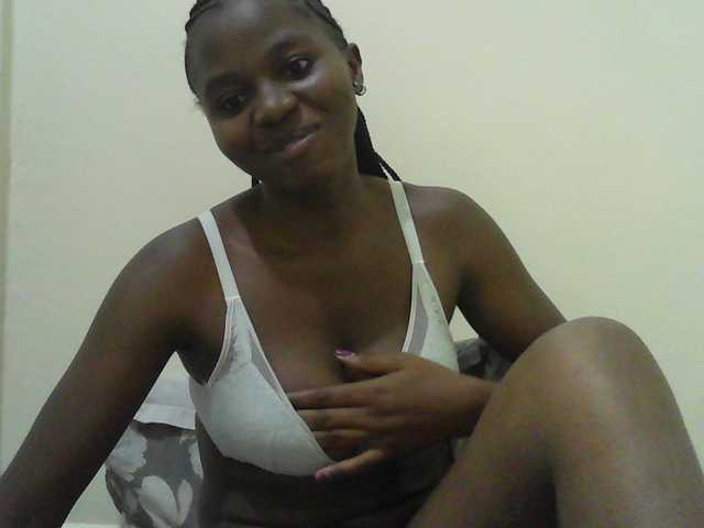 Mystiq-Ella live webcam show