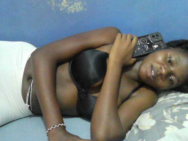 Mystiq-Ella's BongaCams show and profile