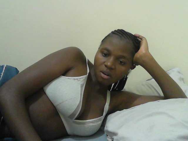 Mystiq-Ella live webcam show