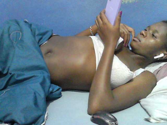 Mystiq-Ella Live-Cam auf BongaCams