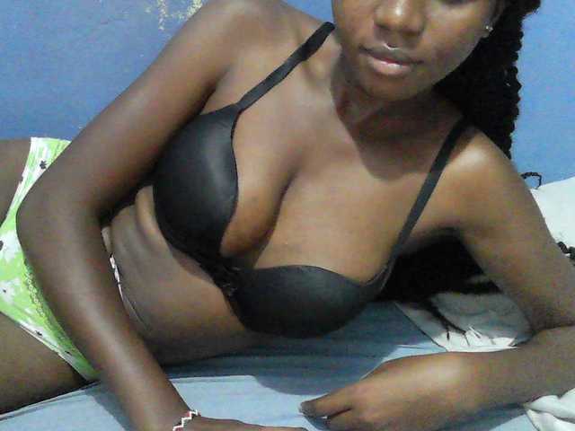 Mystiq-Ella's BongaCams show and profile