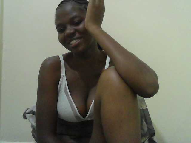 Mystiq-Ella live webcam show