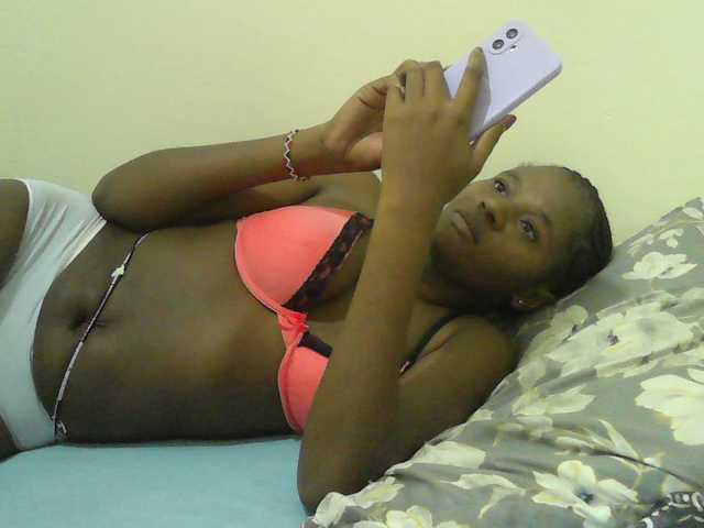 Mystiq-Ella live webcam show